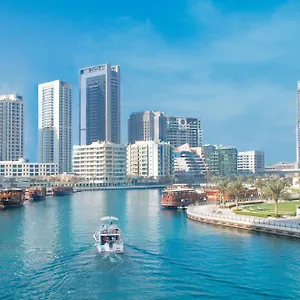 The First Collection Marina Szálloda Dubaj
